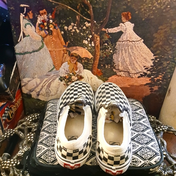 🤽🏀 VANS CLASSIC KIDS SNEAKERS 🎾 SIZE 7.5 KIDS,👟👟A NICE GIFT ITEM.🛍 - Picture 3 of 8